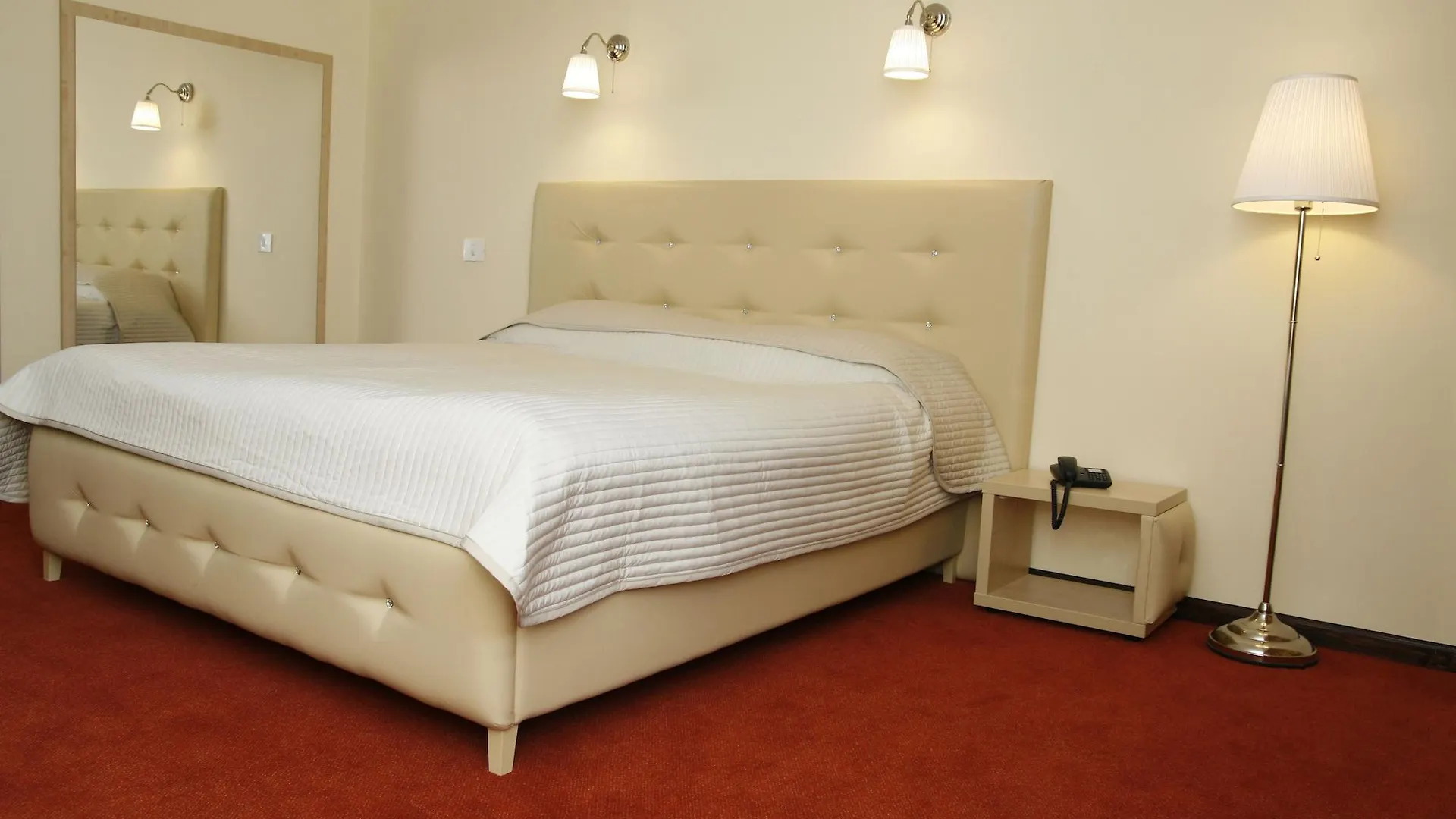 Capitol Hotel Бухарест Румыния