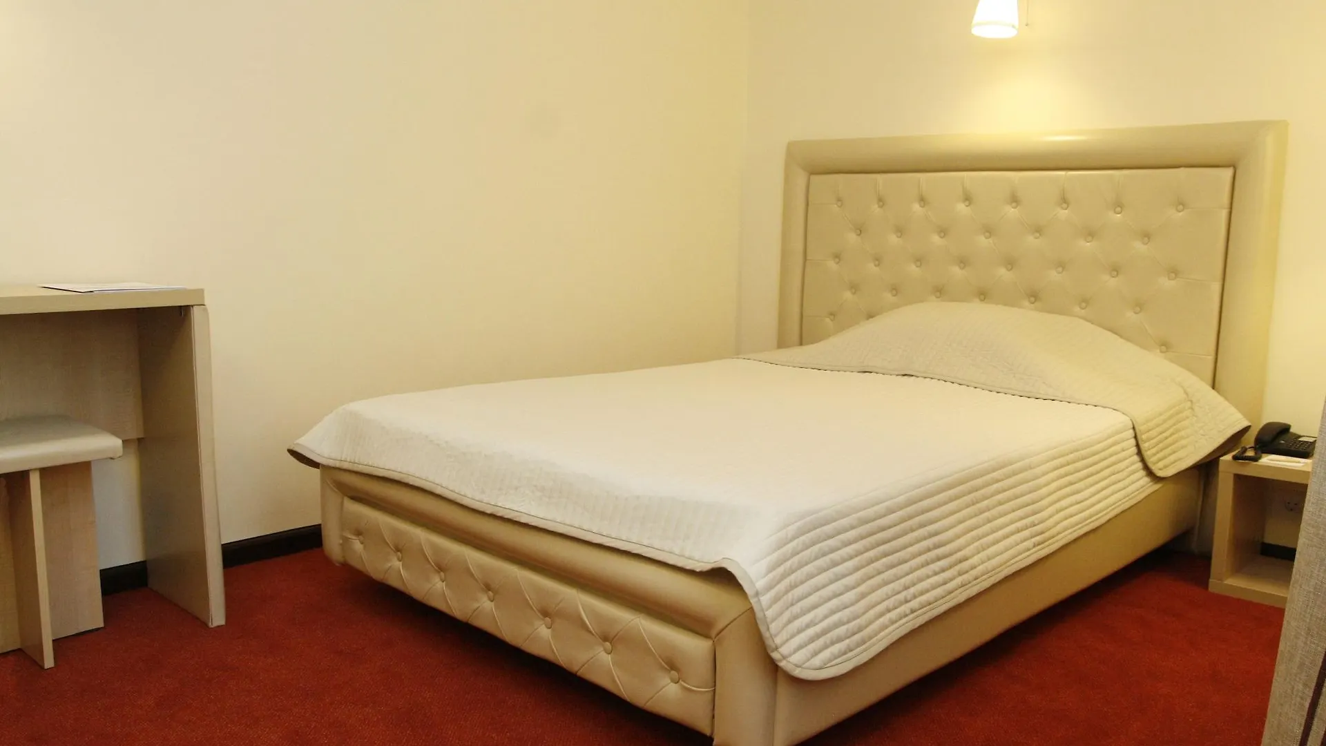 ****  Capitol Hotel Бухарест Румыния
