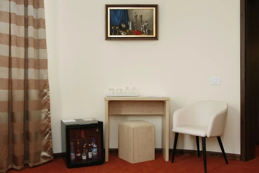 Capitol Hotel Bucarest 4*,