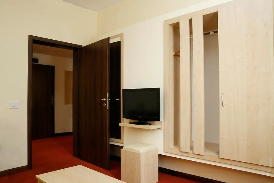 Capitol Hotel Бухарест