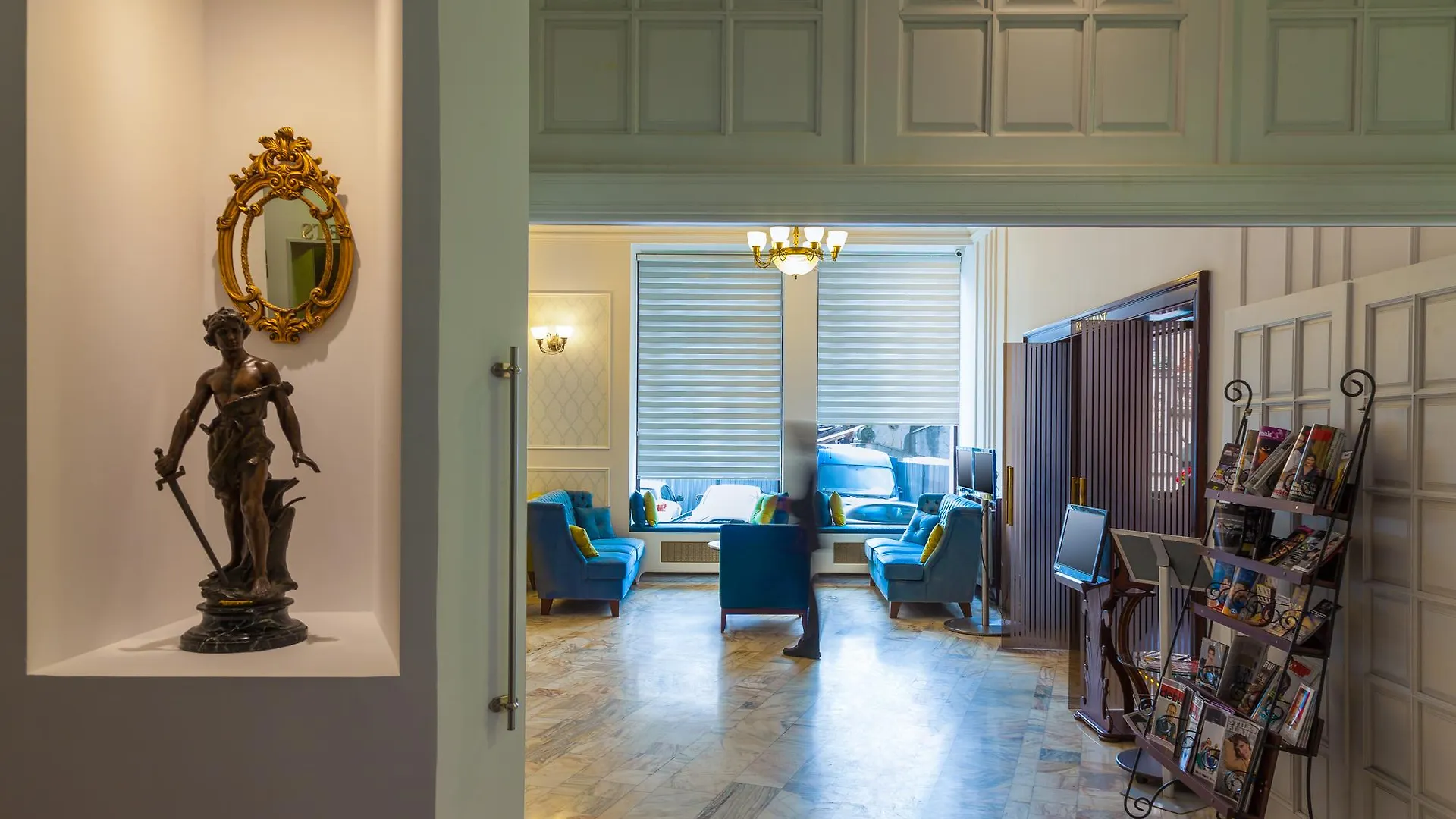 Capitol Hotel Бухарест
