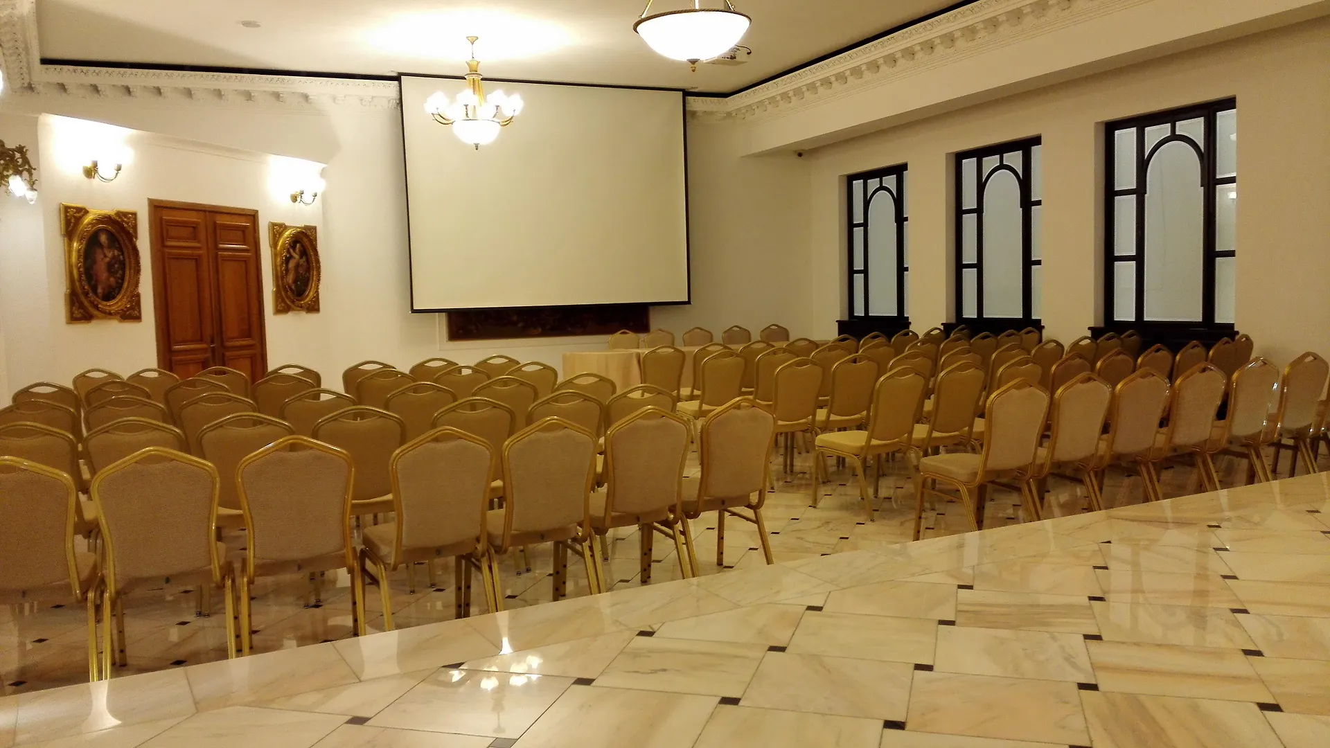 ****  Capitol Hotel Бухарест Румыния