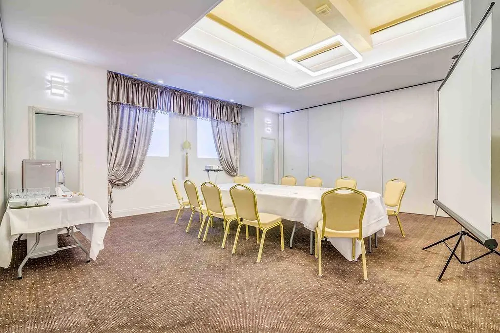 Capitol Hotel Бухарест Румыния