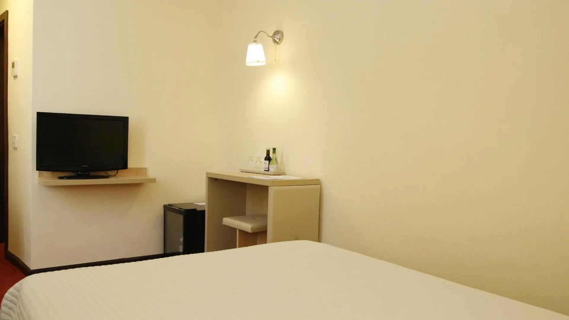 Capitol Hotel Бухарест