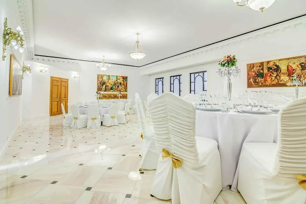 Capitol Hotel Бухарест