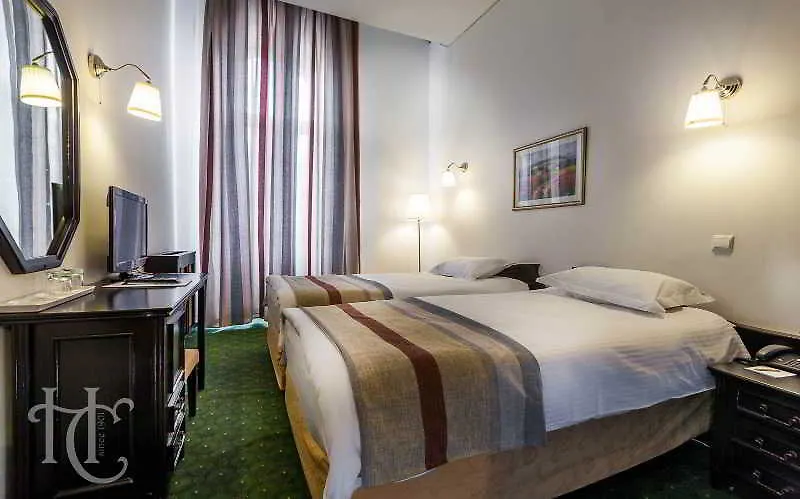 Capitol Hotel Boekarest 4*,  Roemenië